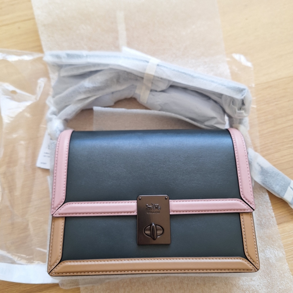 New Coach Hutton Shoulder Bag In Colorblock Pewter/Pine Aurora Multi
